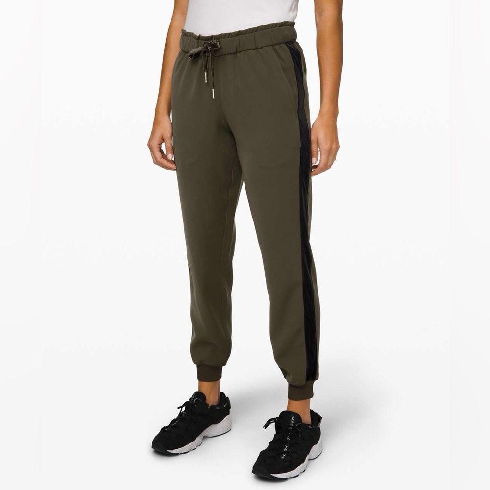 Lululemon On the Fly Jogger Special Edition pants in the Dark Olive color